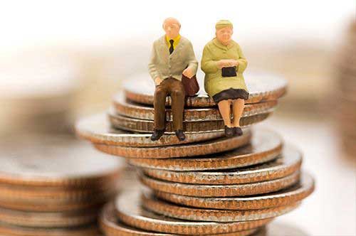 退職金は離婚時の財産分与に含まれる？ 計算方法や年金分割もま...